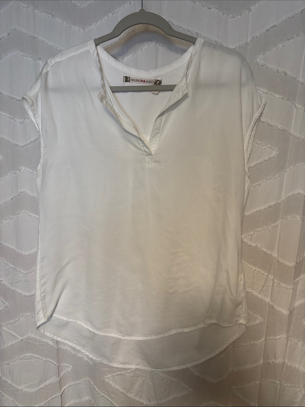 Chelsea & Violet white Split V-Neck Cap Sleeve Blouse